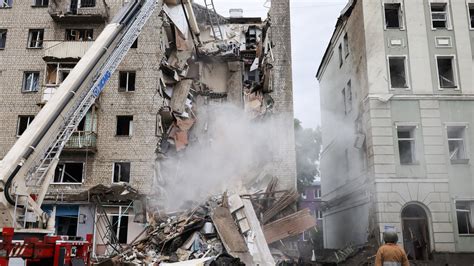 4am eastern time to gmt|Russian missile hits Ukrainian city during mourning.